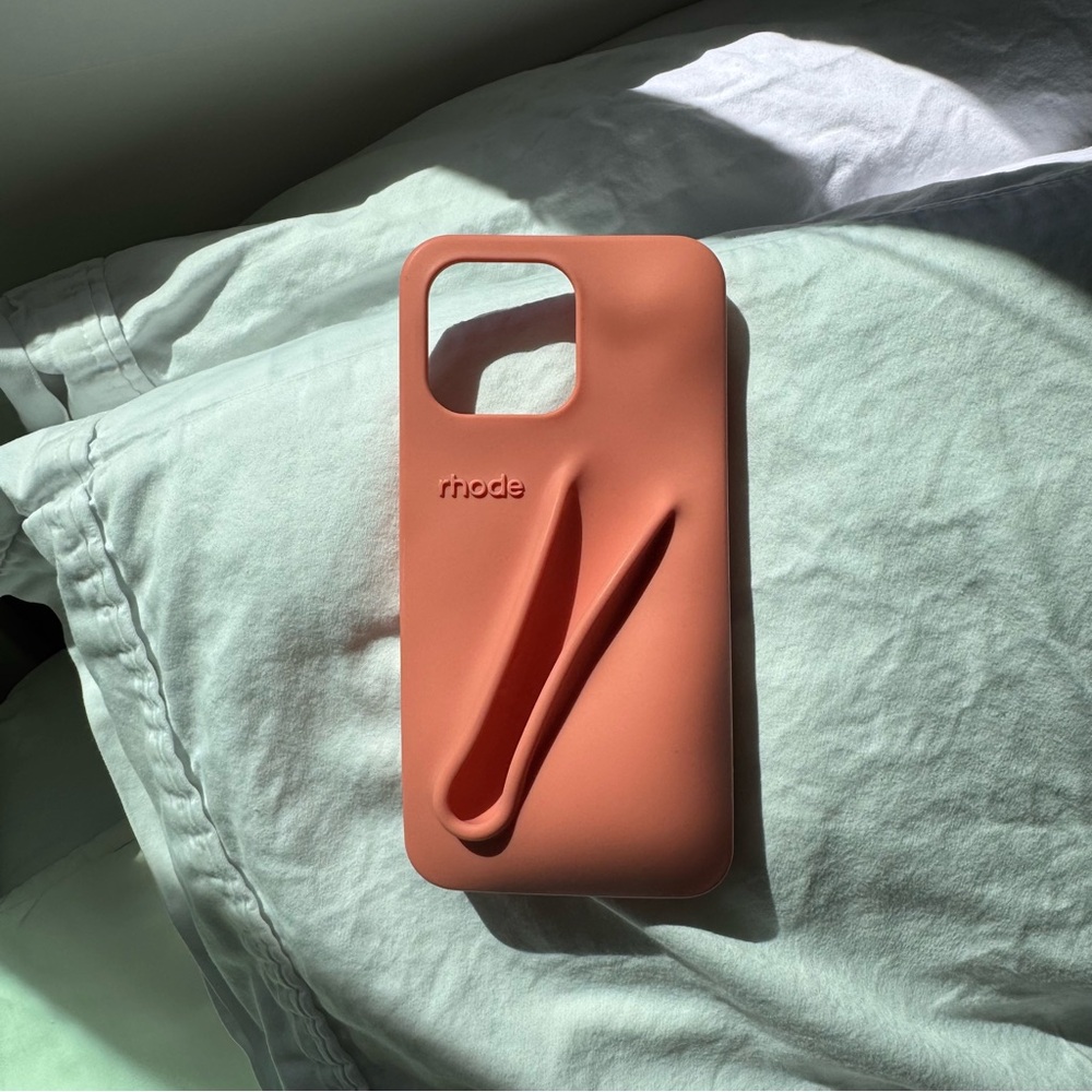 rhode peach pit phone case i phone 15 pro max